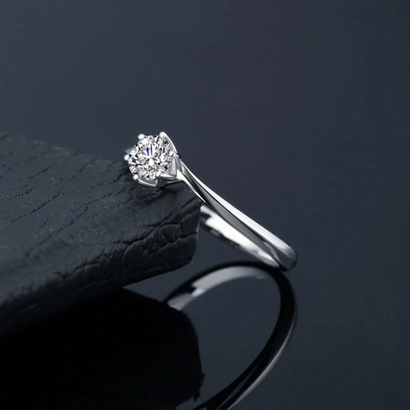 Кольцо обручальное женское из чистого белого золота 18 К с муассанитом 0 5 карат