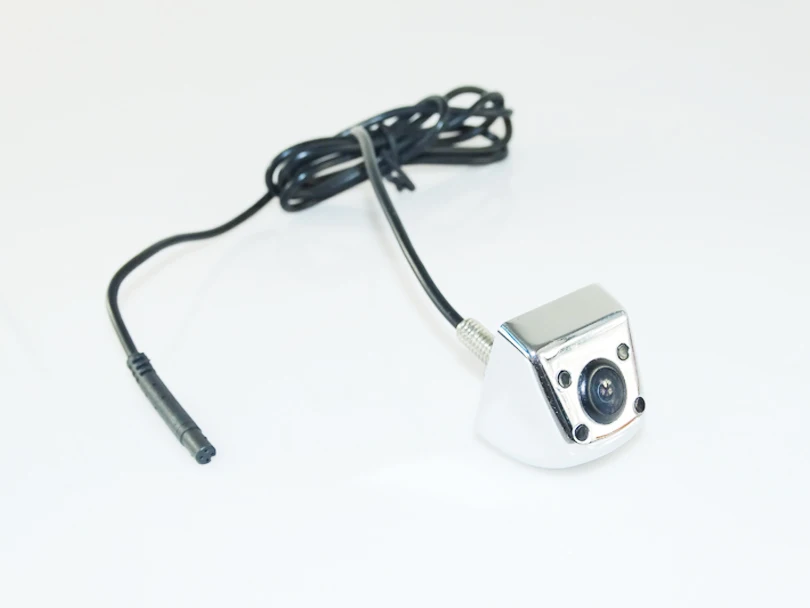 Автомобильная камера заднего вида адаптируется к типам автомобилей с углом