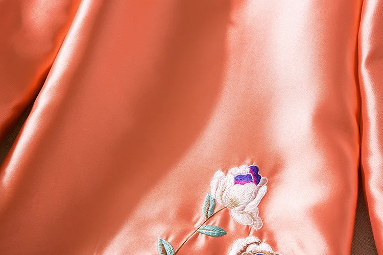 Розовый традиционный, для китаянок платье шелковый атлас Cheongsam Мини Сексуальная Qipao с вышитыми цветами; свадебное платье плюс Размеры