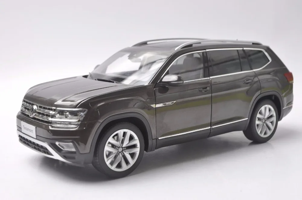 

Модель литая в масштабе 1:18 для Volkswagen VW Teramont Atlas 2017 коричневый большой SUV игрушечный автомобиль из сплава коллекционные миниатюрные подарки