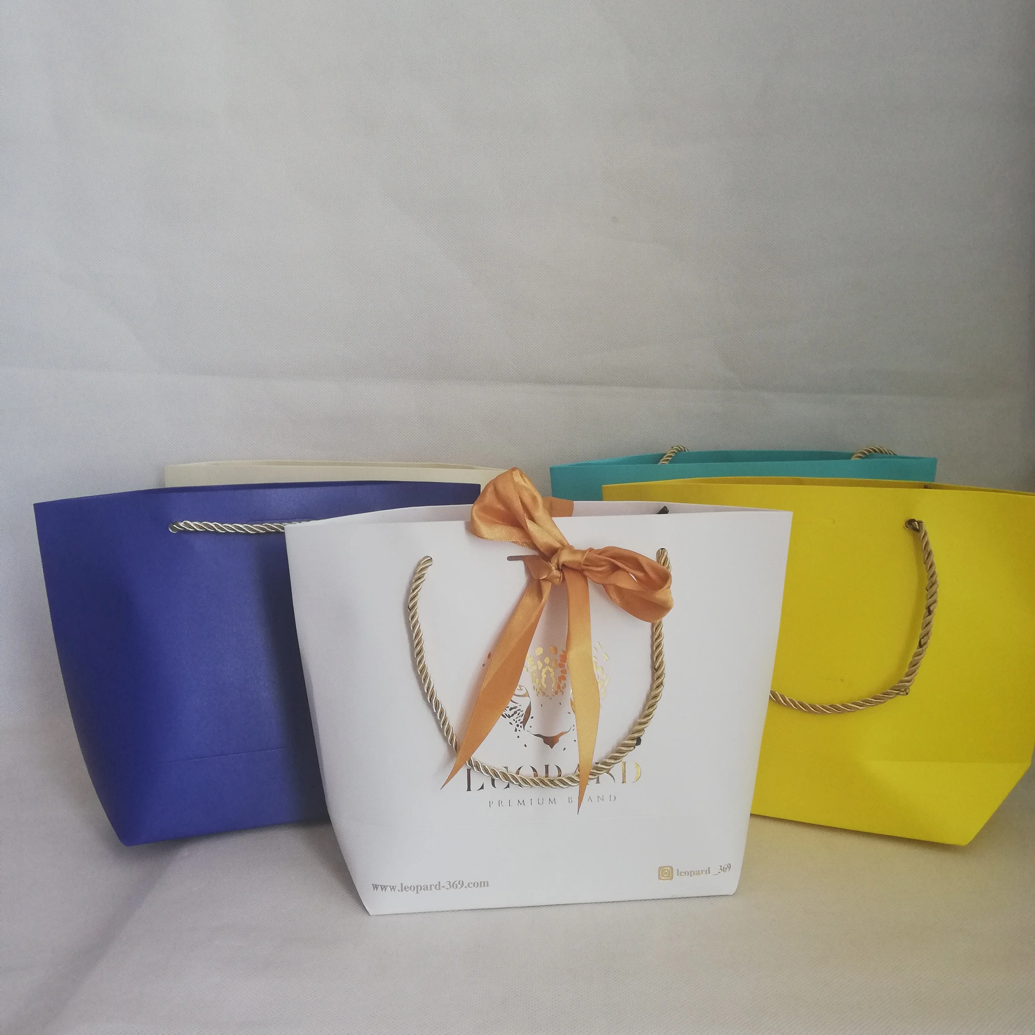 Оптовая продажа 500 шт./лот пакеты с логотипом для покупок на заказ упаковка