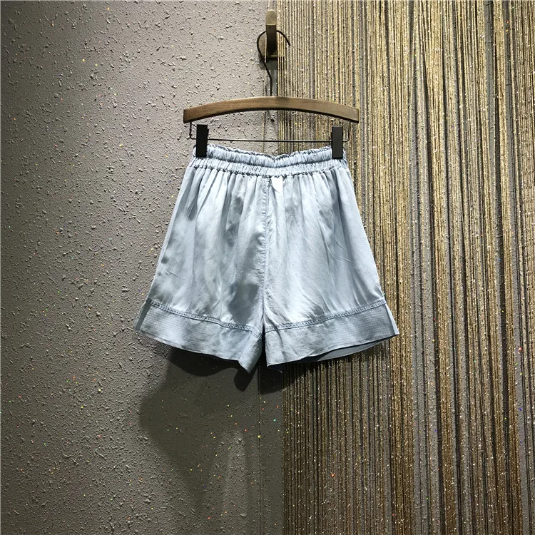 

2019 Summer New Hot Diamond Wide Legs Pants Women's Loose Waist Light Blue Short Jeans Female Leisure Denim Shorts