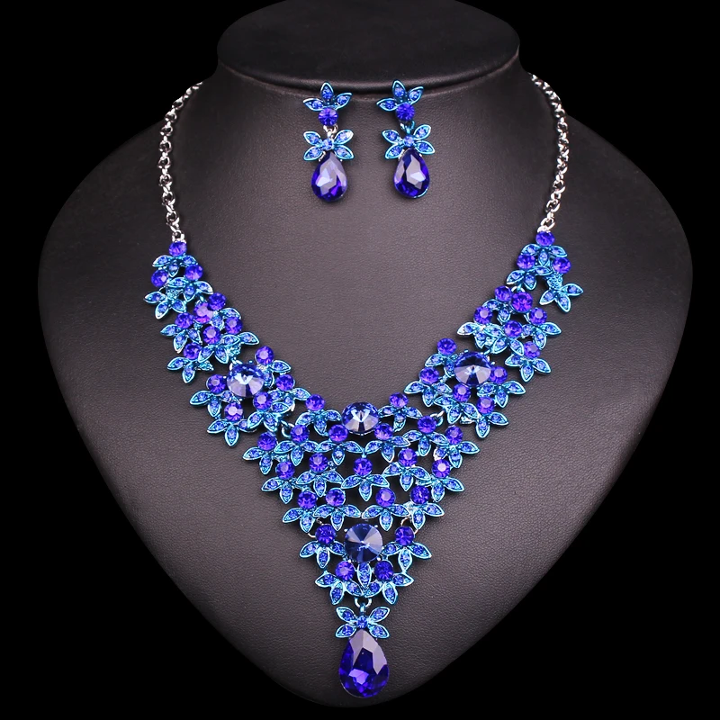 Женский ювелирный комплект из колье и серёг с кристаллами | Украшения аксессуары