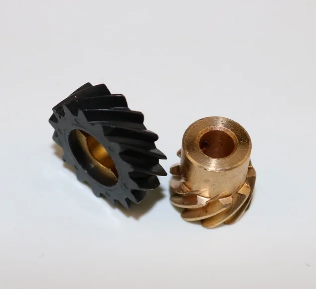1 комплект 0.8M-10/15T соотношение 1:1. 5 1 45-градусное соединение на 45 градусов в шахматном порядке Шестерни винтовой Шестерни