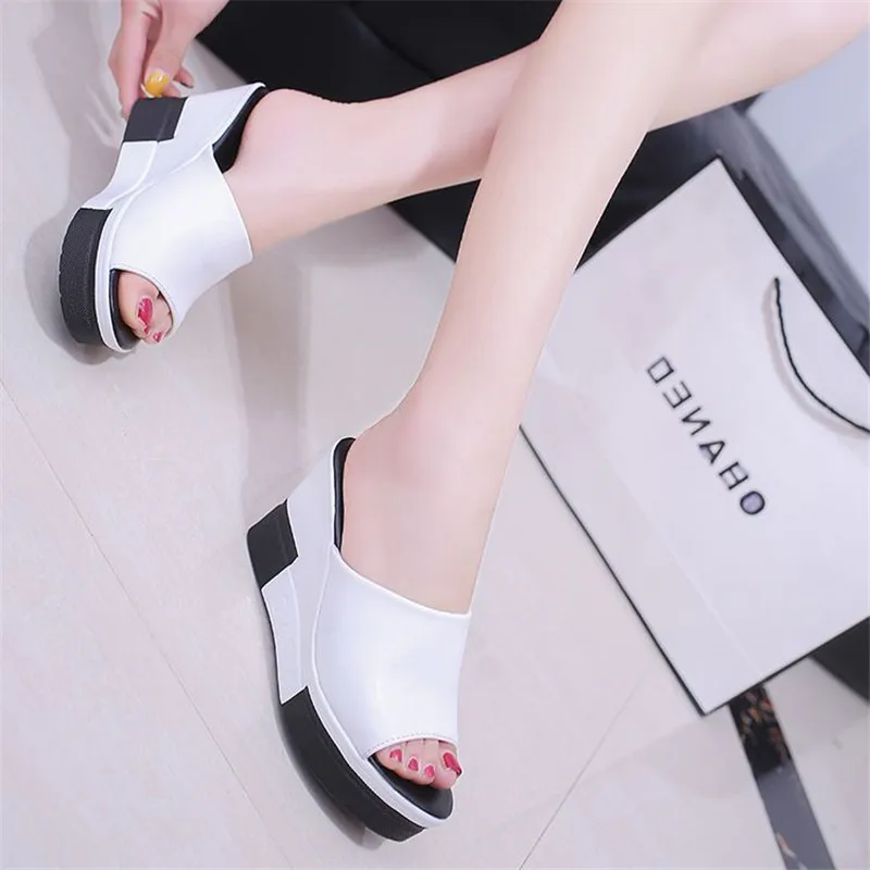 Thick-Bottom Sloped Women Slippers Summer 2019 New Fashion Tide Slides Women High-Heeled Wedges Platform Sandals Flip Flop Femme