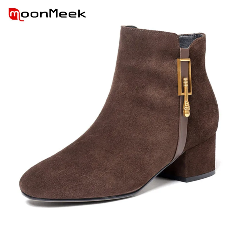 Женские ботинки на среднем каблуке с острым носком | Обувь
