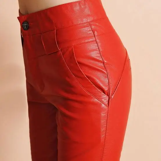 Женские длинные брюки из искусственной кожи с высокой талией Mori черные/красные