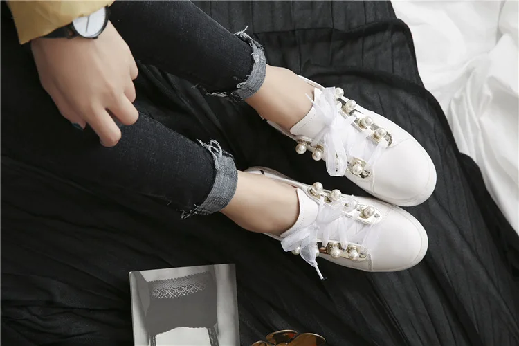 Ulzzang/ брендовые маленькие белые туфли; женские шелковые Эспадрильи на плоской подошве со шнуровкой; Туфли-оксфорды с жемчугом; женские лоферы