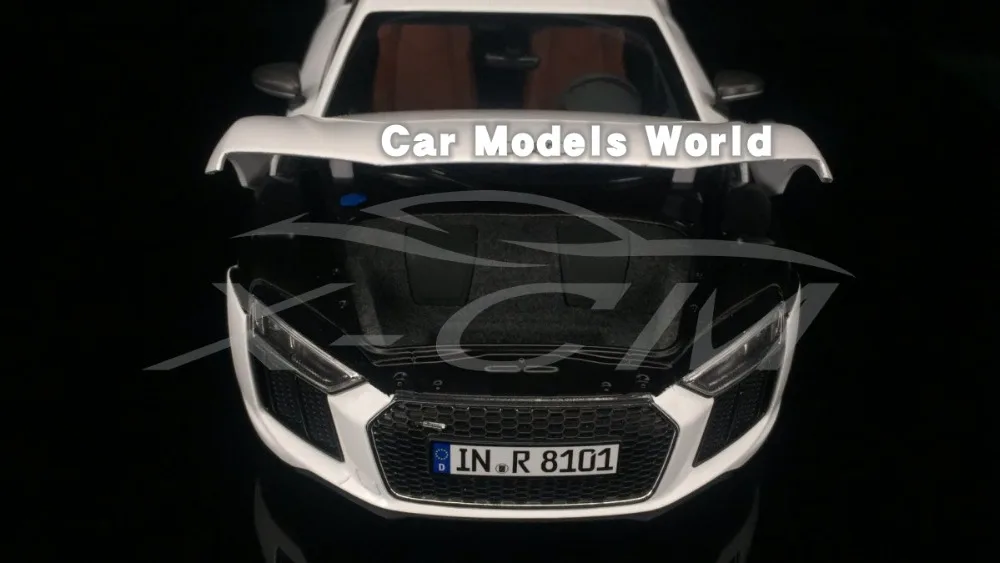 Литая модель автомобиля для R8 V10 Plus Coupe Sport 1:18 (DIY белый цвет) + маленький подарок! |