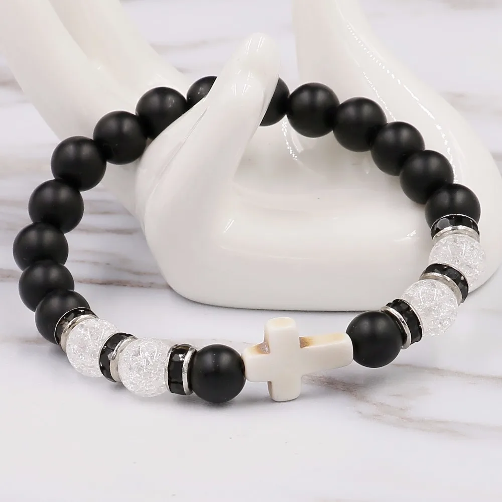 Женский матовый браслет из черного бянского камня с трещинами и белыми