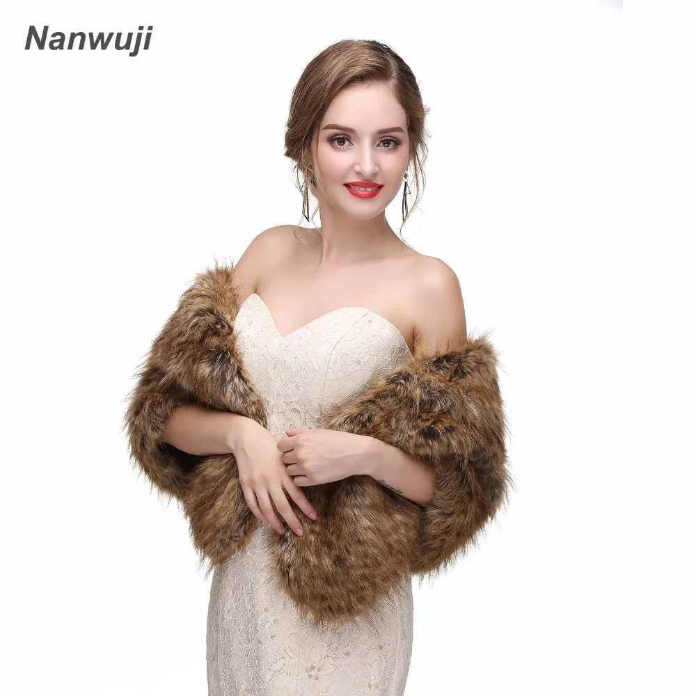

Faux Fur Wedding Accessories 2018 Jacket Bridal Winter Warm Bride Wrap Shawl Cape Short Coat Real Picture