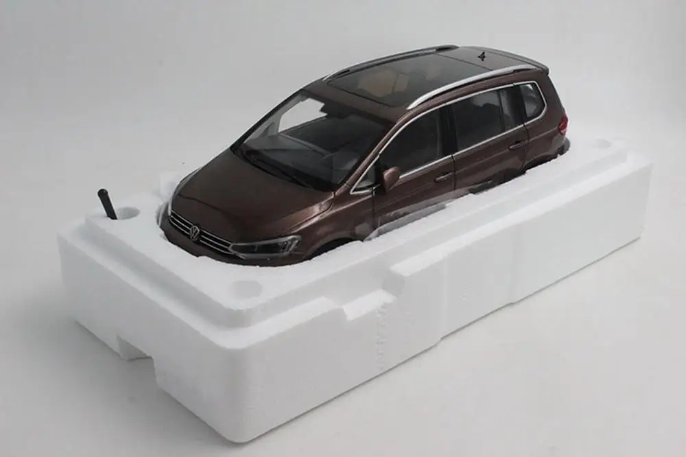 Коллекция моделей автомобилей Volkswagen Touran L 1/18 коллекция игрушек 2016 | Игрушки и