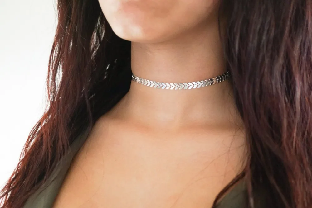 Новые богемные массивные ожерелья-Чокеры с шевроном для женщин Серебристые