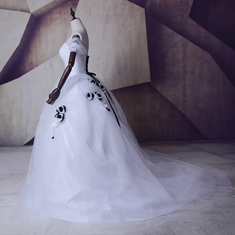 Необычные белые и черные свадебные платья 2018 Лори халат Mariage с открытыми плечами