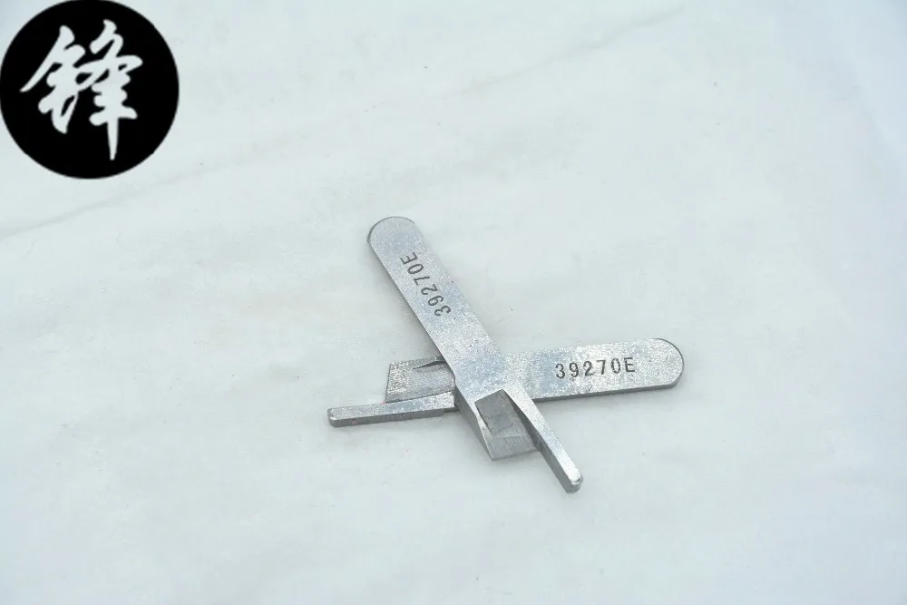 

39270E STRONG.H brand REGIS for UNION SPECIAL 39200 upper knife industrial sewing machine spare parts the price for 1 PCS