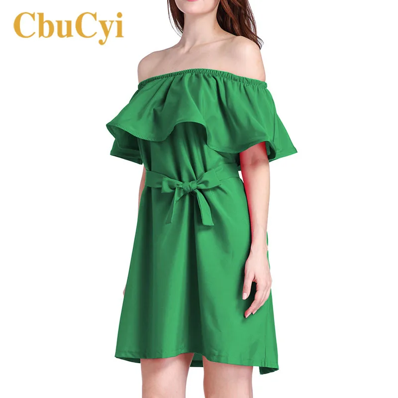 Женское платье мини с воланом вырезом лодочкой и открытыми плечами свободные