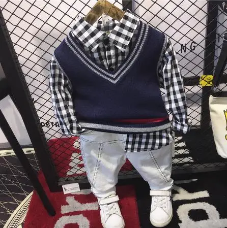 

Детский осенний комплект одежды для мальчиков, новинка 2020, Детская Модная хлопковая клетчатая рубашка + вязаный жилет + штаны, комплект из 3 п...