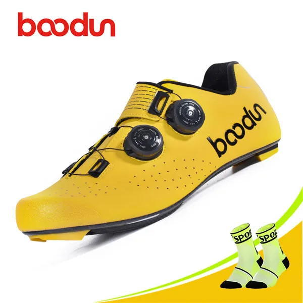Yellow with socks Кроссовки из углеродного волокна; sapatilha ciclismo; обувь для шоссейного велоспорта с двойной пряжкой; Ультралегкая велосипедная обувь; самоблокирующиеся велосипедные кроссовки - Цвет: Yellow with socks