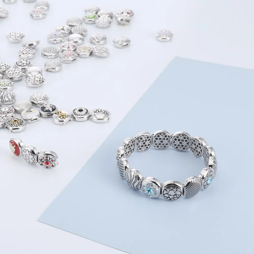 Кремо браслет под старину регулируемый эластичный с шармом черно-белый