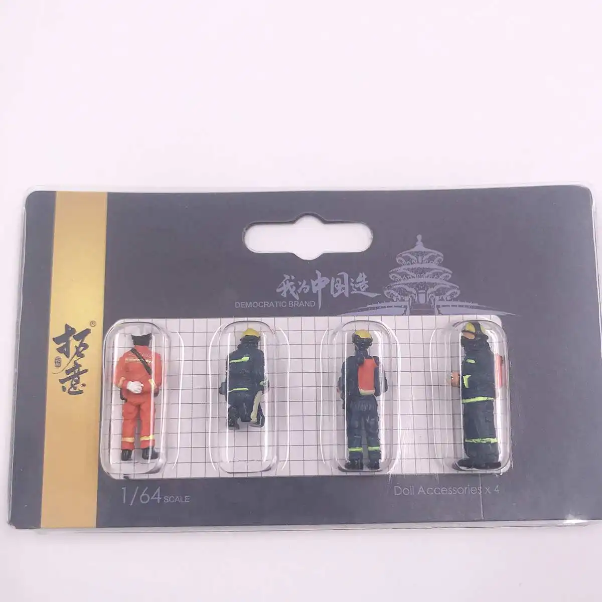 Firemen 4 шт./компл. 1: 64 медаль для гонок мини полицейских с рисунком «пожарный Спасательная команда фигурка собаки модель подарочный набор для детей игрушки группа - Цвет: Firemen