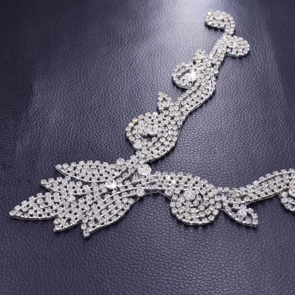 Оптовая продажа 10 шт. V образный вырез Стразы с кристаллами помощью утюга на