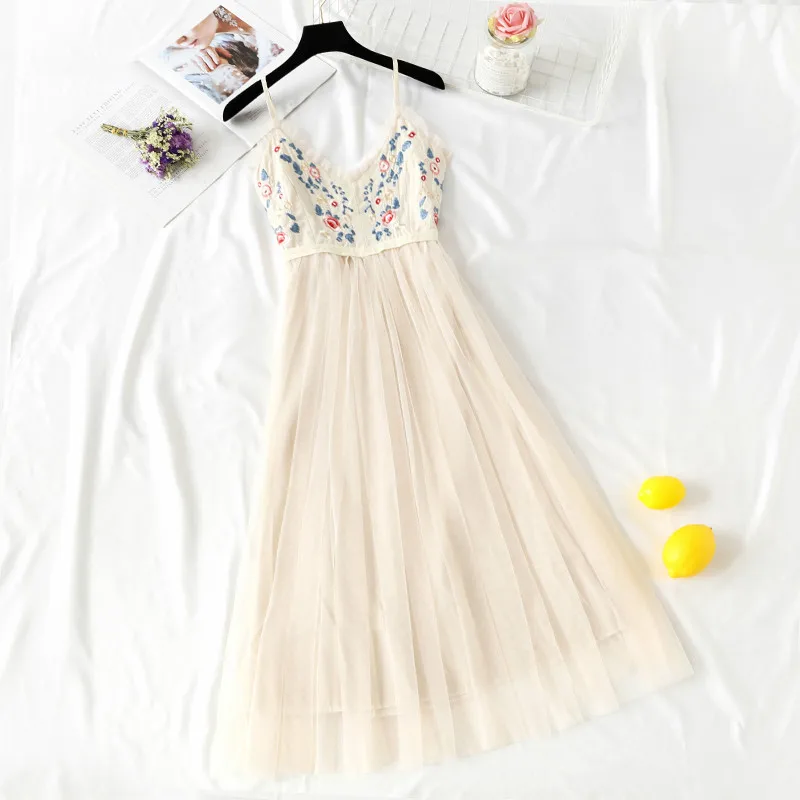 Женское длинное платье на бретельках с вышивкой винтажное Сетчатое v-образным