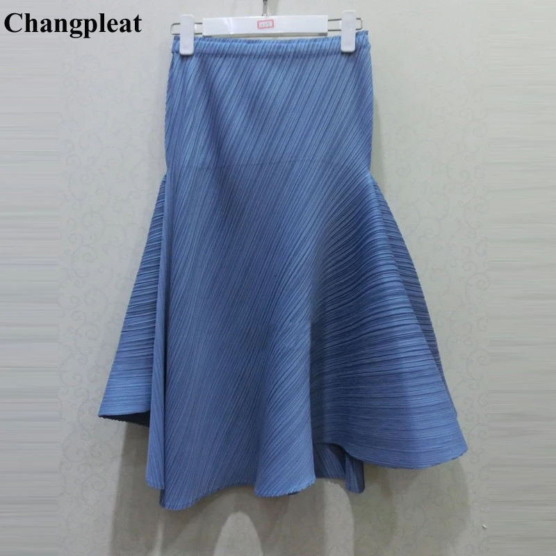 Фото Женская плиссированная юбка Changpleat однотонная неравномерная с эластичной Женская плиссированная юбка Changpleat однотонная неравномерная с эластичной