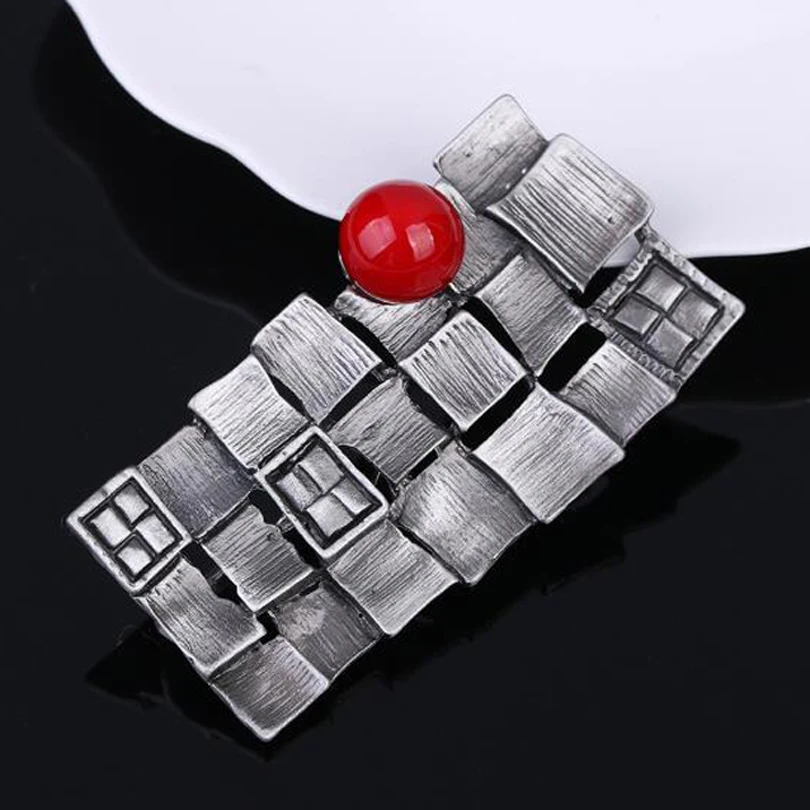 Женское винтажное украшение подвеска с металлической решеткой черного цвета