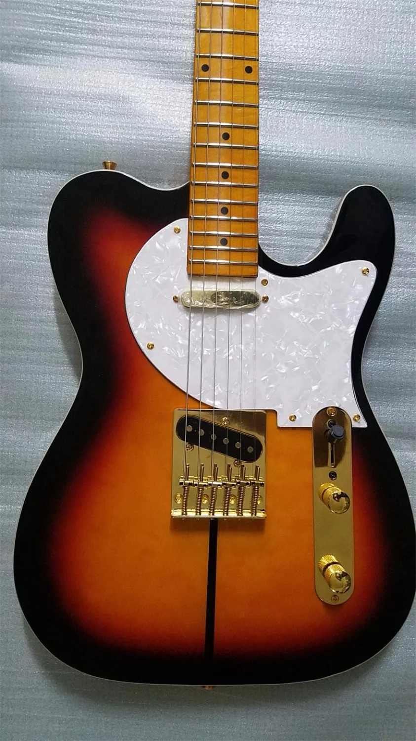 В наличии Custom shop telecast dog tele гитара пламя кленовый шпон топ Золотая фурнитура