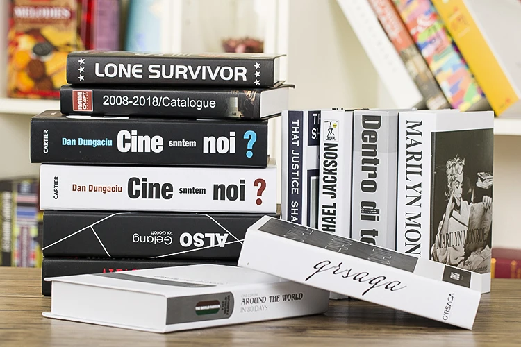 Простой современный фальшивого книги украшения моделирование кафе американо