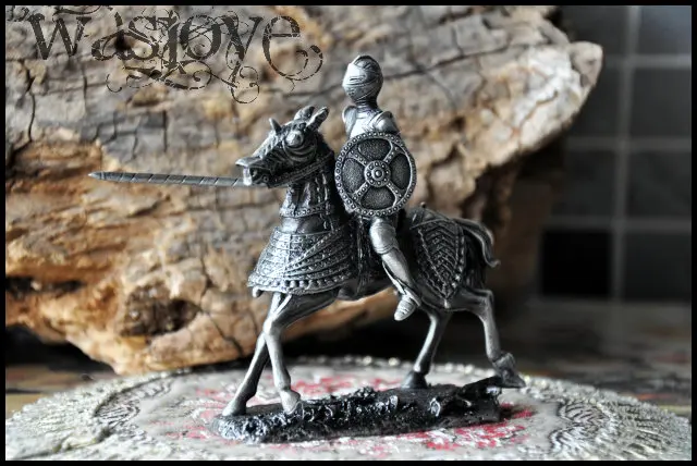 Классический Европейский оловянный воин высотой 10 см солдат на лошадях
