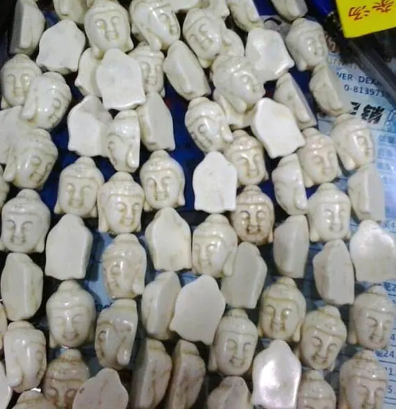 20x30 мм Бирюзовый Камень howlite Будда резной белый ассортимент свободные бусины