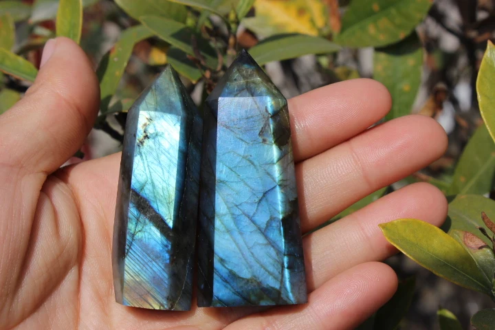 69 г из 2 предметов красивый фиолетовый зеленый лабрадоритовый кварц кристалл