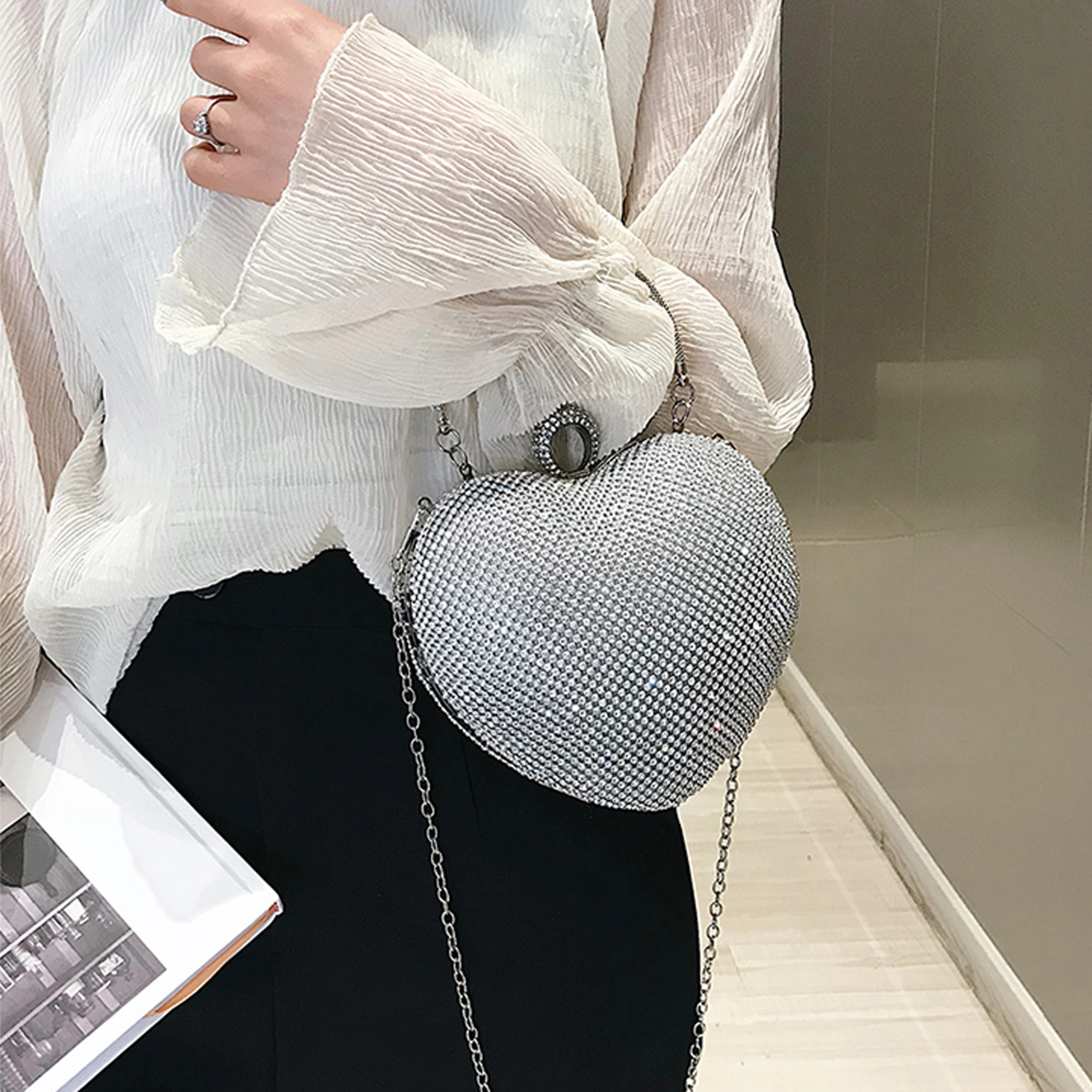 

Diamond Totes Heart Shape Handbags Women Metallic Bags Design Chain Crossbody Bag Handle Shoulder Bag For Girls Day Clutch 600
