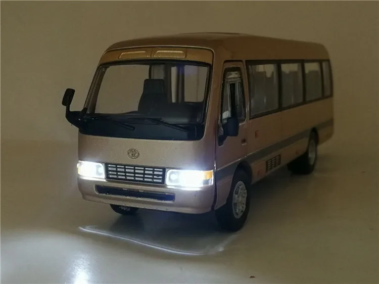 Коммерческий автомобиль с высокой симуляцией Toyota Coaster масштаб 1:32 модель