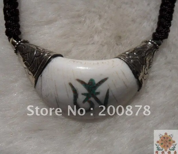 Tibetan JewelryTBP114  Tibet OM amulet pendants Tibtan silver capped Conch shell pendantsNepal handmade jewelry