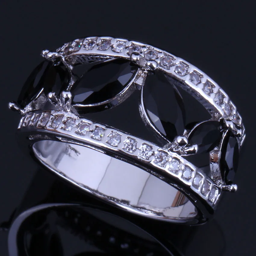 

Fetching Black Cubic Zirconia White CZ Silver Plated Ring V0602
