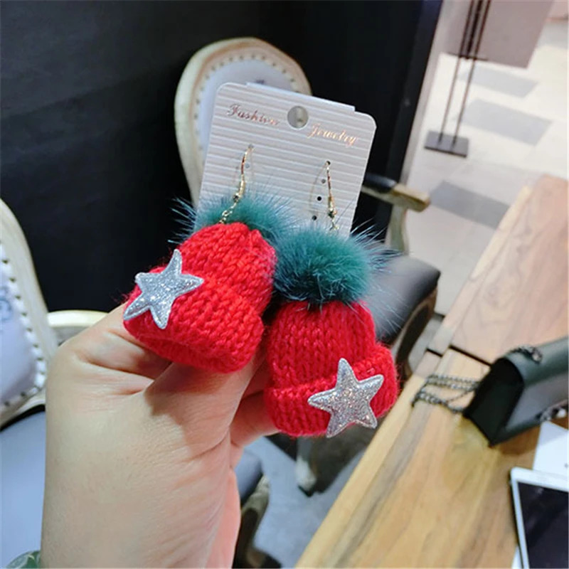 DoreenBeads Рождество Ткань висячие серьги золото Цвет Холли лист шапки X'mas дерево Pom мяч Модные женские украшения, 1 пара