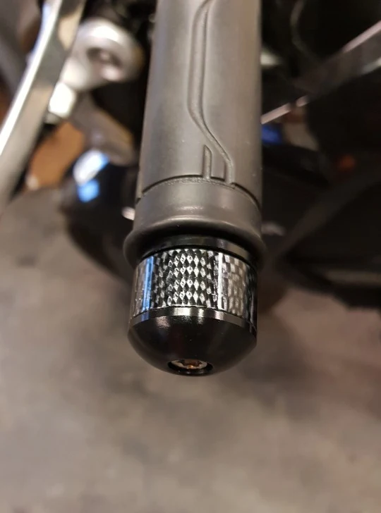 Мотоциклетные ручки для руля YAMAHA MT07 R6 R3 MT 03/07/09 TMAX 500 530 FZ6 MT09 XJ6 FZ1 M109r Fazer