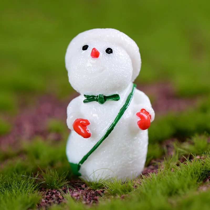 Snowman A Миниатюрные рождественские фигурки снеговика Сант Клауса, миниатюрная фигурка для украшения дома, сказочные садовые украшения, детские игрушки из смолы - Цвет: Snowman A