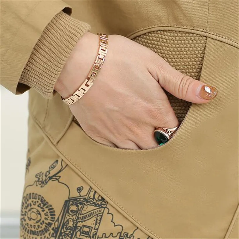 Новинка весеннее Женское пальто короткая куртка с капюшоном для женщин среднего