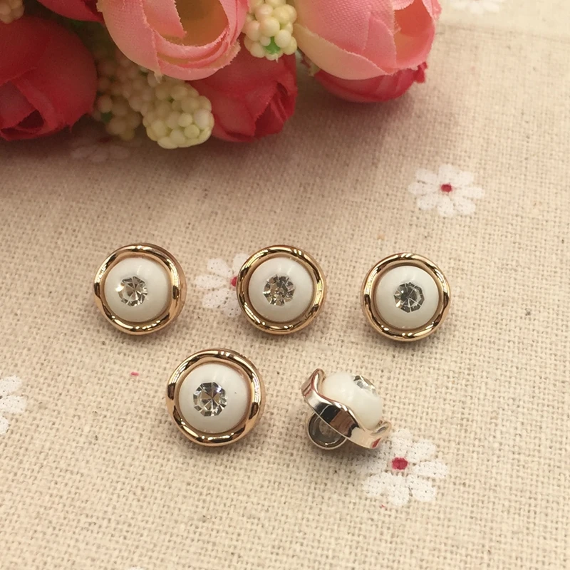 2016 новинка алмазные пуговицы из смолы 11 мм золотые Кружевные Трикотажные рубашки