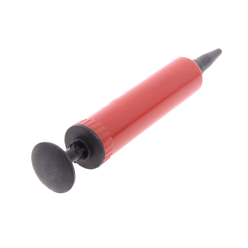 Пластиковый меч через воздушный шар крупным планом представление Волшебные