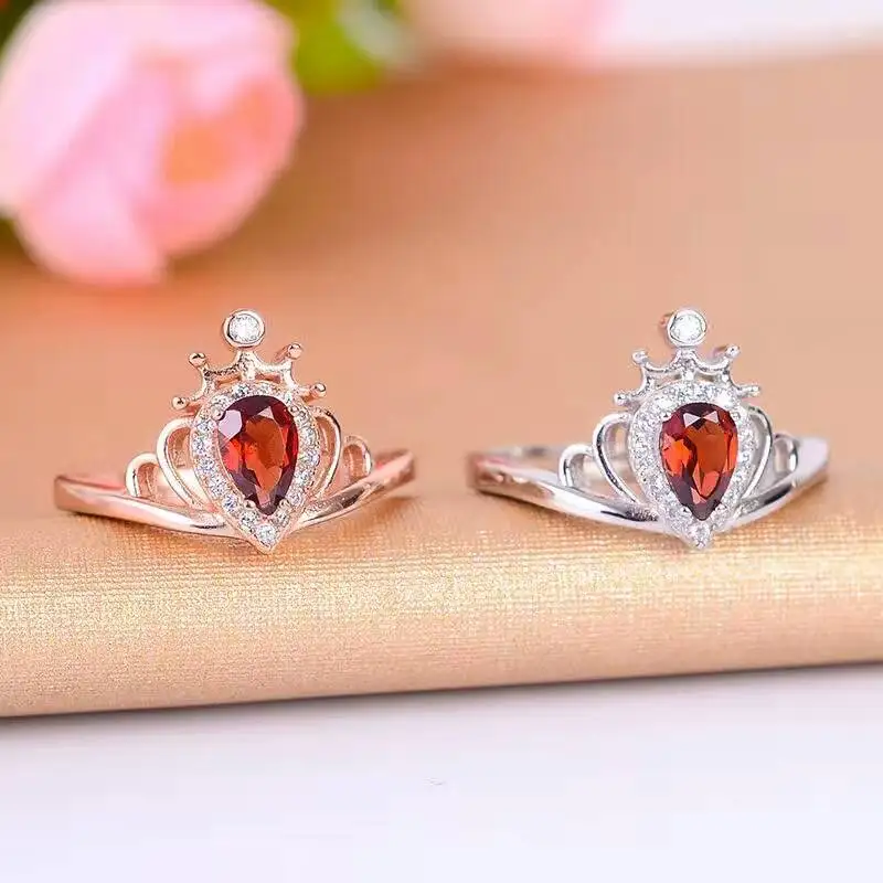 Модное кольцо короны принцессы 4*6 натуральный гранат цельное с короной из