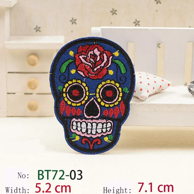 В стиле панк-рок и вышивкой Череп для патчи туфли-лодочки с цветочным принтом