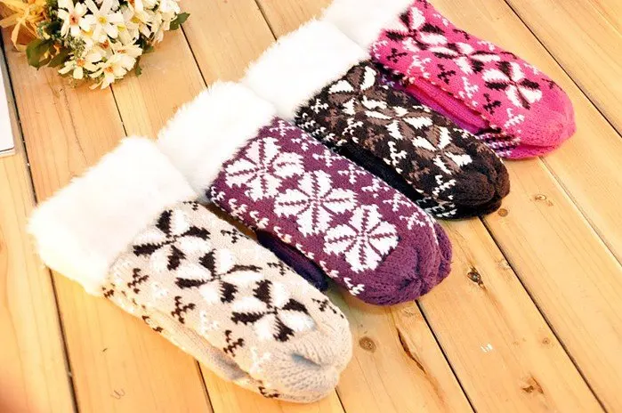 Free shipping! New arrival fashion lovely lady winter gloves warm feather hang neck wool | Аксессуары для одежды