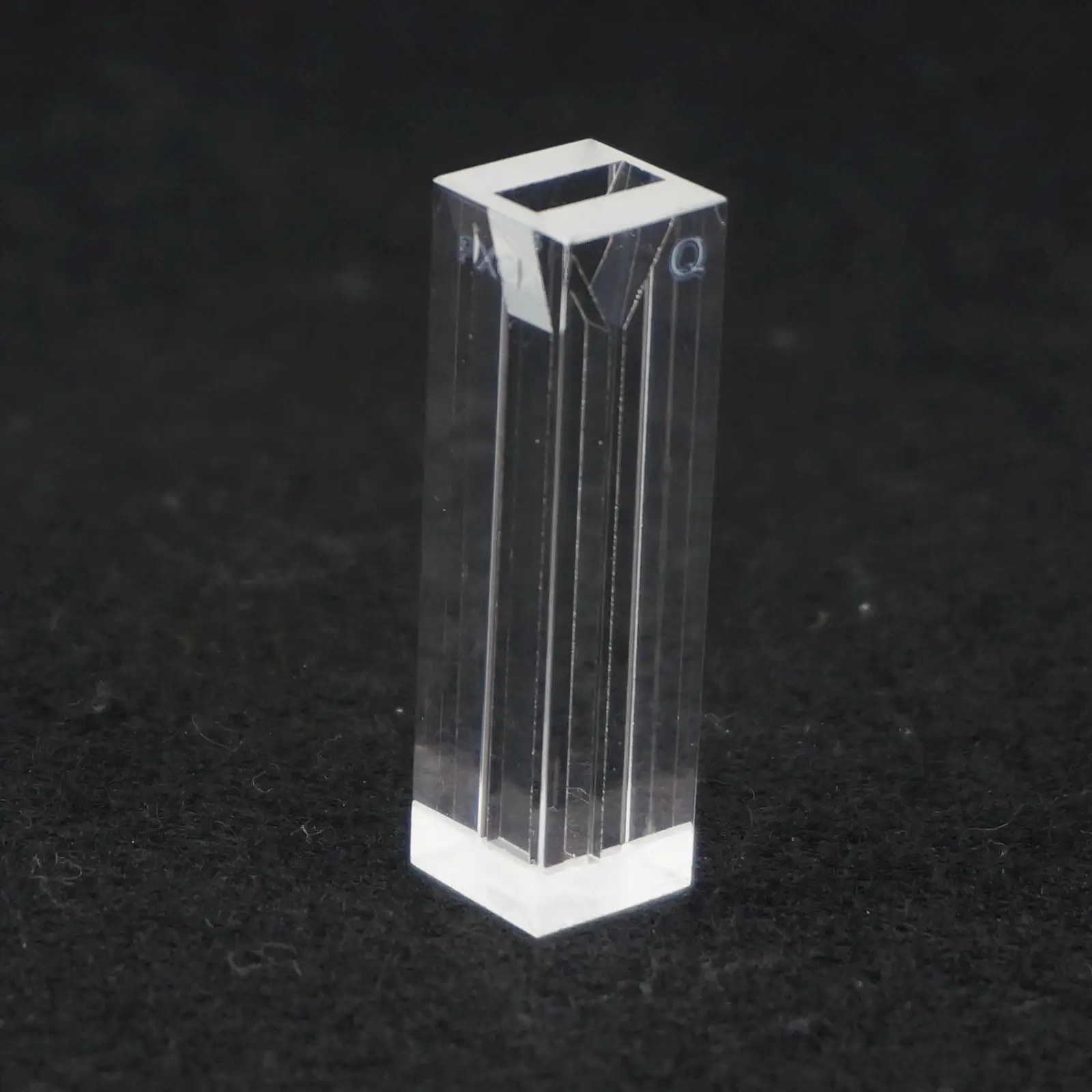 Светильник с крышкой для флуоресцентного спектрометра 10 мм 140ul 1x4 | Канцтовары