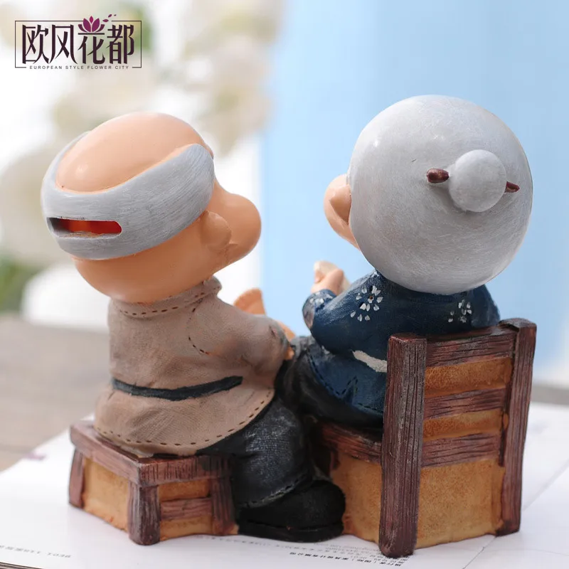 

The wedding gift doll ornaments decorations European TV cabinet old living room practical crafts