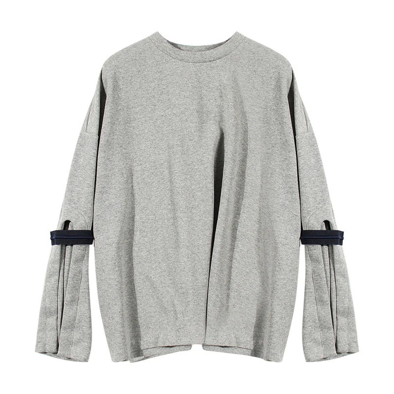 Женский свитер TWOTWINSTYLE серый с длинным рукавом и круглым вырезом капюшоном на