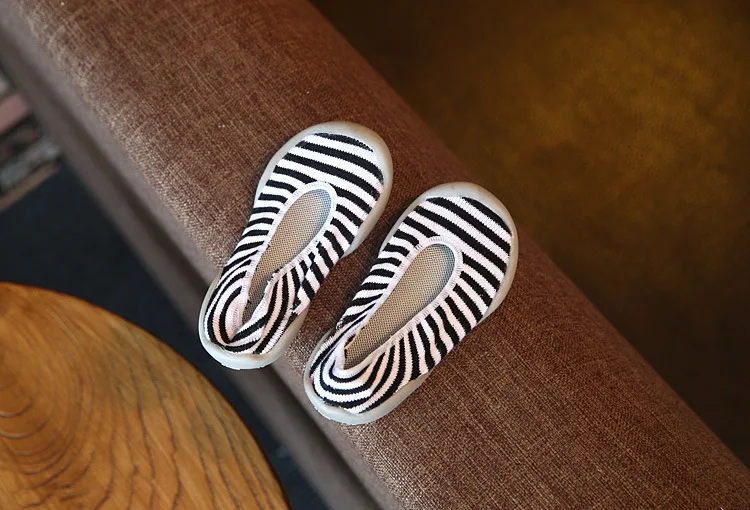 Новая модная летняя обувь для девочек chaussure трикотажная уличная дышащая домашняя